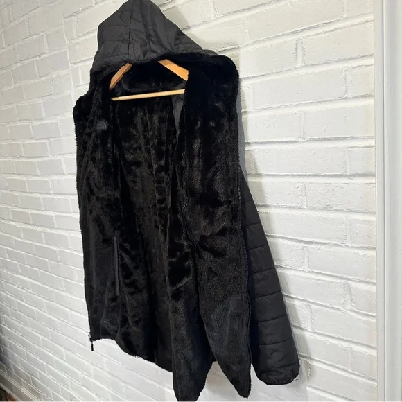 The North Face Mossbud Reversible Parka in Asphalt Grey - Picture 9 of 12